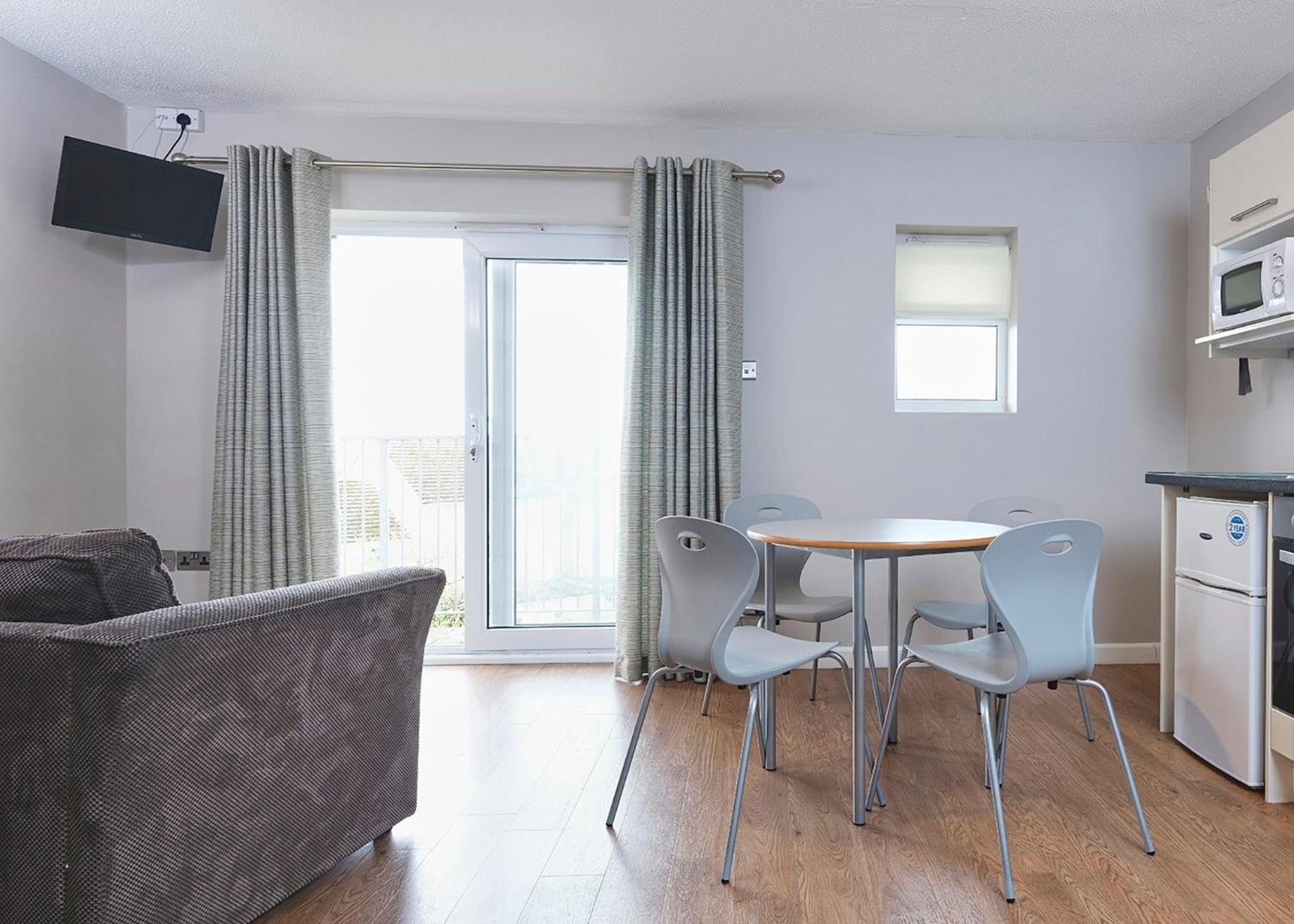 Golden Coast Holiday Park Otel Woolacombe Oda fotoğraf