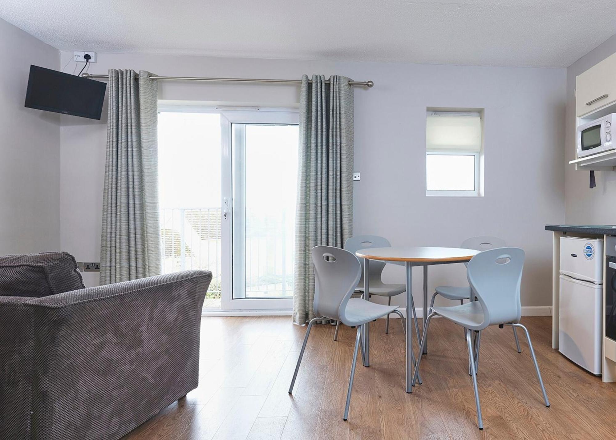 Golden Coast Holiday Park Otel Woolacombe Oda fotoğraf